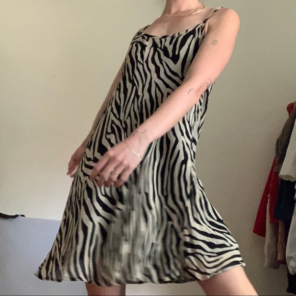 Zebra Printed Le Chateau Babydoll Dress Size S - Picture 2 of 4